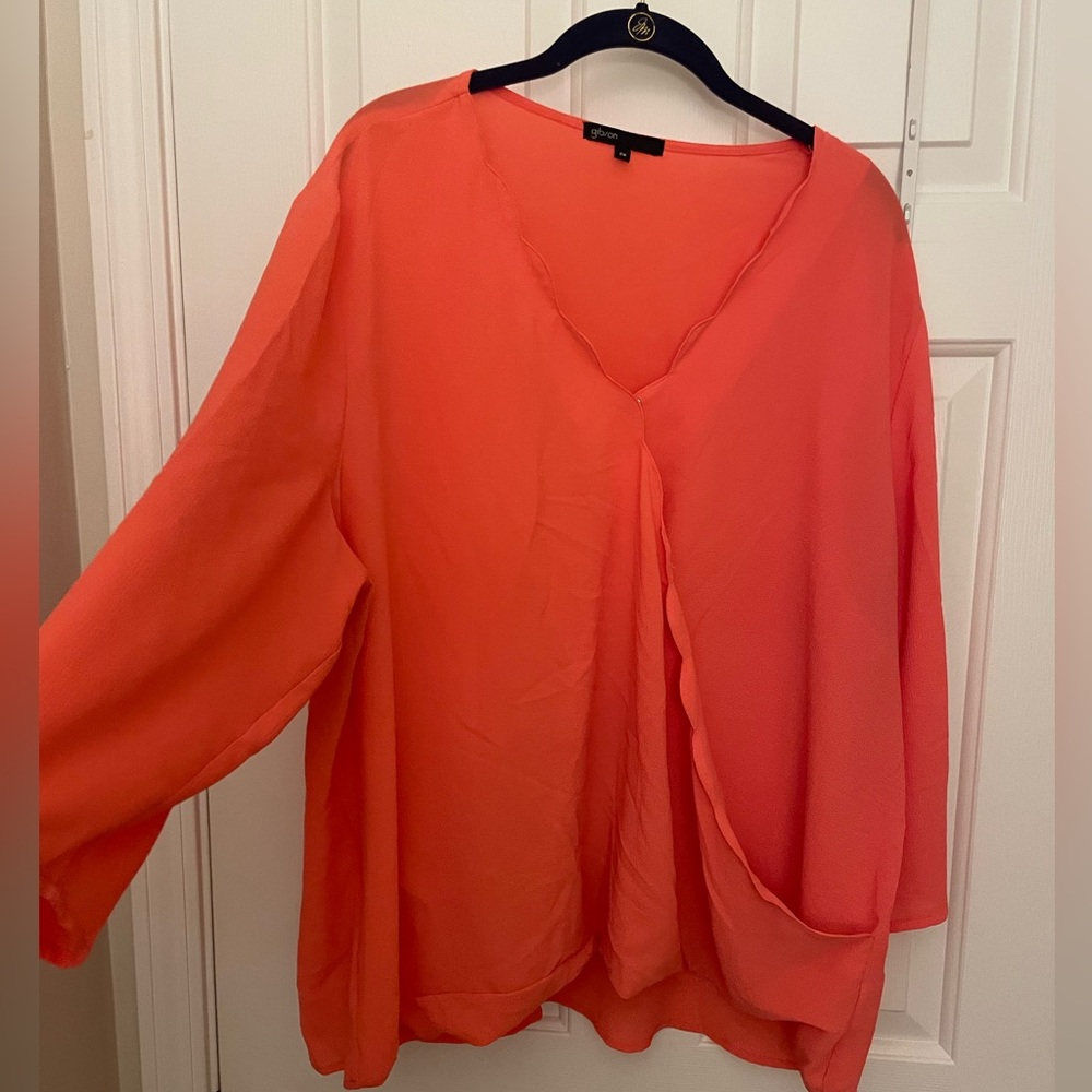 Gibson 2x bright coral surplice style hi/low blouse